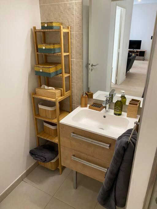 Brand New 1 Bedroom Flat With Parking- 5 Min Paris Pte De Versailles Issy-les-Moulineaux Buitenkant foto