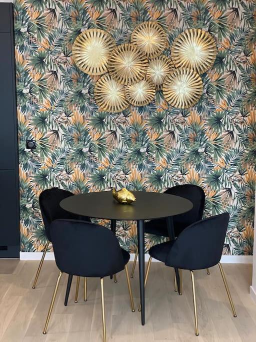 Brand New 1 Bedroom Flat With Parking- 5 Min Paris Pte De Versailles Issy-les-Moulineaux Buitenkant foto