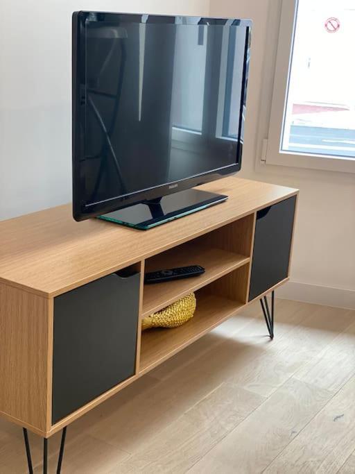 Brand New 1 Bedroom Flat With Parking- 5 Min Paris Pte De Versailles Issy-les-Moulineaux Buitenkant foto