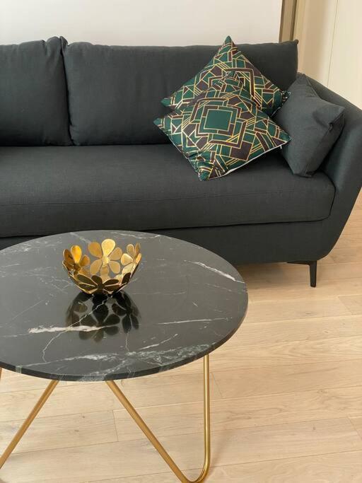 Brand New 1 Bedroom Flat With Parking- 5 Min Paris Pte De Versailles Issy-les-Moulineaux Buitenkant foto